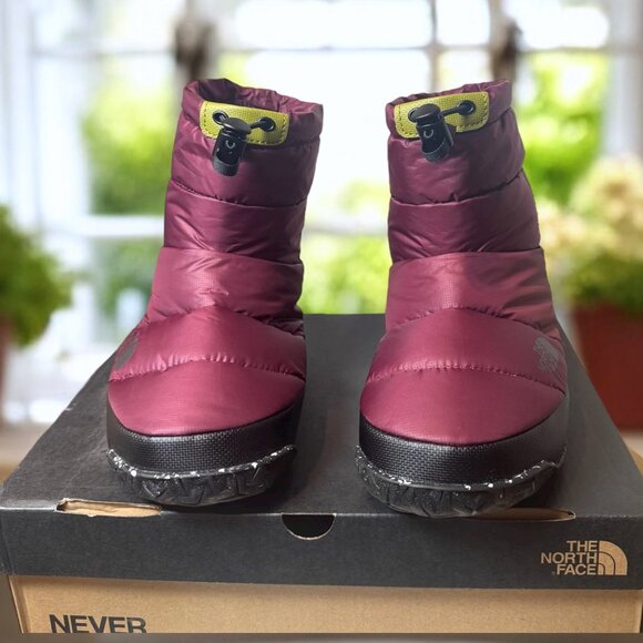 The North Face Nuptse Après Boot Women’s 5 Boysenberry TNF 550 Down Insulated Wi - Picture 4 of 11